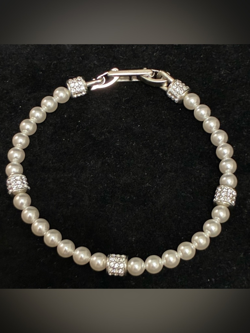 Brighton NWOT Meridian Pearl
Bracelet w/ Crystal Accents @7.5